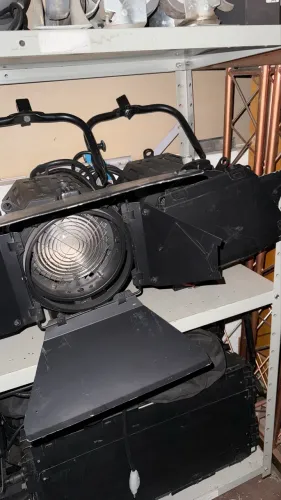 Fresnel Dexel 1000W Profissional para TV, Cinema e Teatro - Completo e Funcionando
