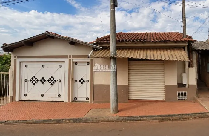 Casa à Venda em Igarapava - Vila Marilene com 3 Dormitórios e 2 Garagens Cobertas
