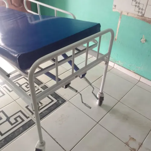 Cama hospitalar + Colchão .