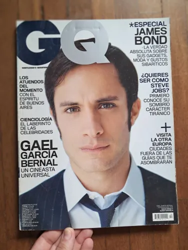 Revista moda fotografia GQ Gael Garcia Bernal ator