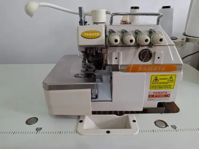 Maquina industrial overlock 2 agulhas modelo FY44