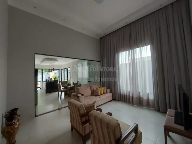 Casa com 3 Domitórios no Villaggio Donzellini - Casa Venda