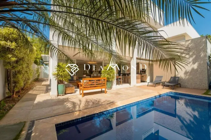 Casa à venda, 4 quartos, 3 suítes, 4 vagas, Jardim Sul - Uberlândia/MG