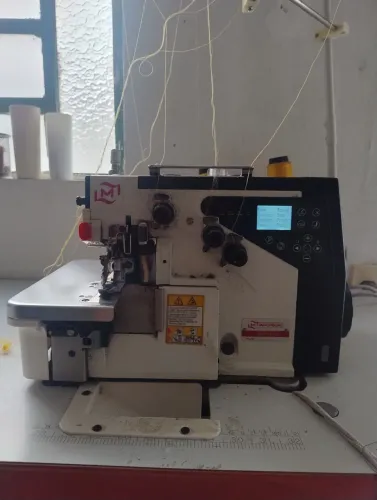Máquina de costura industrial.