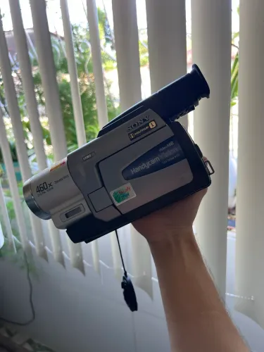 Sony Handycam Vision CCD-TRV68