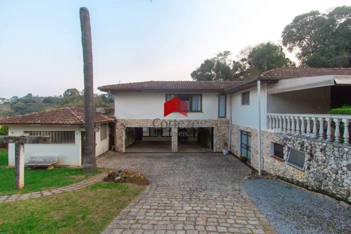 Casa com 490m² 4 quartos, à venda, no bairro Vista Alegre em Curitiba