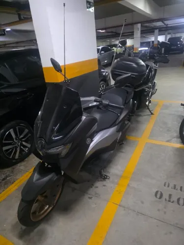 Yamaha NMAX 160 ABS 2026 - 2.000 km (10 Meses de Uso) + Bauleto Givi