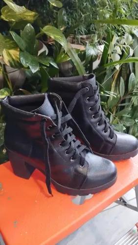BOTA CANO