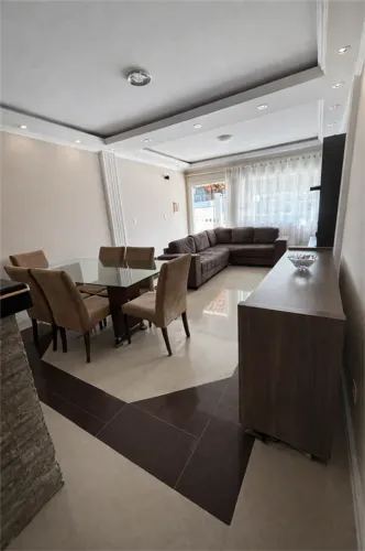 Casa em Condomínio à Venda em Cabo Frio | 3 Quartos | Porteira Fechada