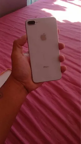 iPhone 8 Plus 