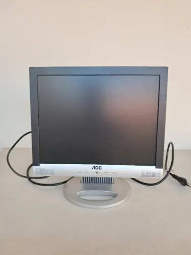 Monitor AOC 15 polegadas com defeito