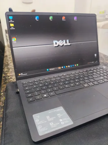 Dell Inspiron i15-i1100-A10PF / 8Gb de memória e NvMe 128 Gb (IMPECÁVEL)