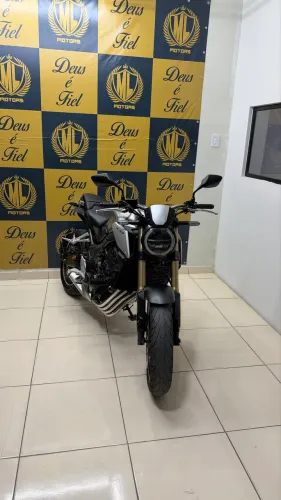 CB 650R 2021