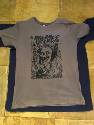 Camiseta Grimes Vintage