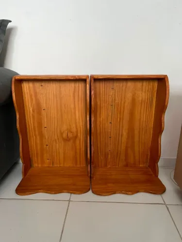 Itens para pets (2 Caminhas de madeira, 1 caminha acolchoada e vasilha para ração