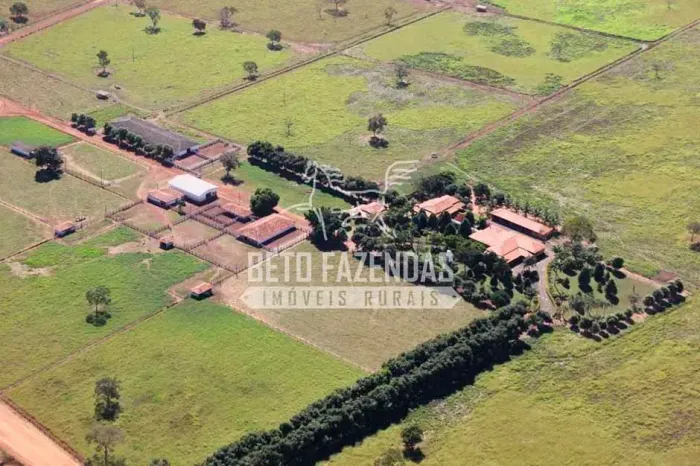 Fazenda/Sítio/Chácara para venda tem  metros quadrados em Centro - Formosa - GO
