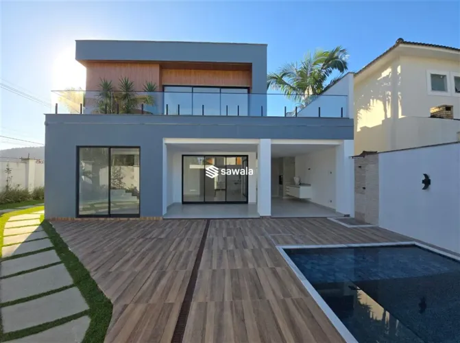 Maravilhosa casa contemporânea a venda em Vargem Pequena!