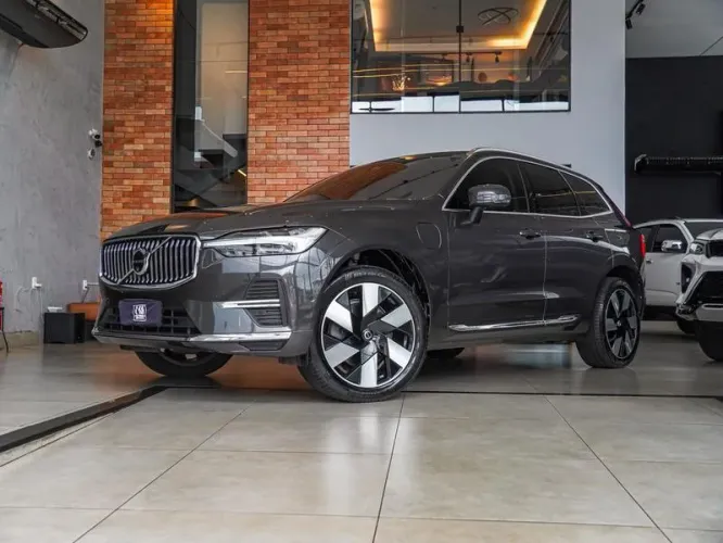 Volvo XC-60 T-8 Ultimate 2.0 AWD (híbrido) 2024
