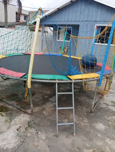 Cama elástica grande