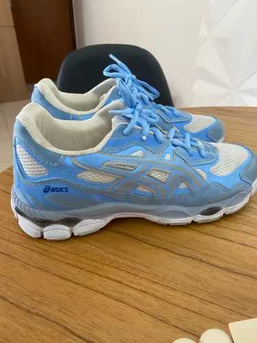 Asics usado apenas 1 vez para a venda tm 42