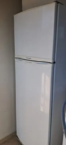 Geladeira consul 360l (com defeito)