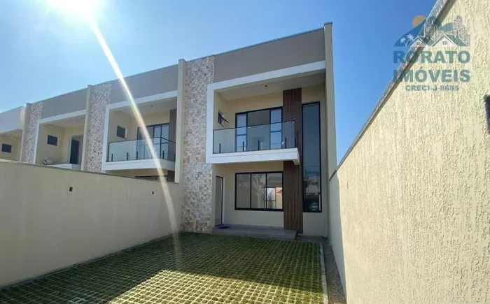 Sobrado em Praia de Leste - Pontal do Paraná
