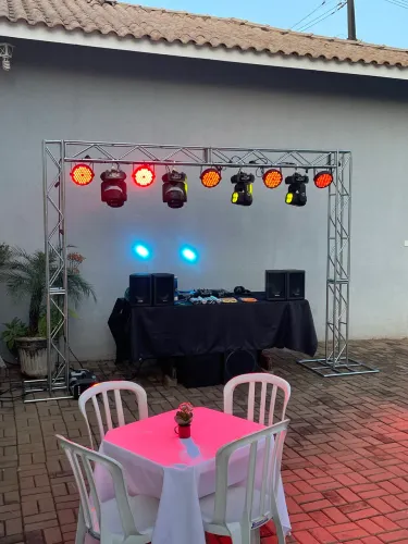 Som, luz e DJ para seu evento