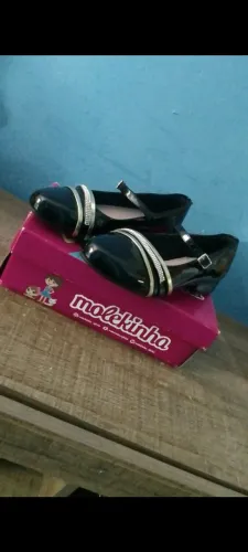 Sapato preto da moleca