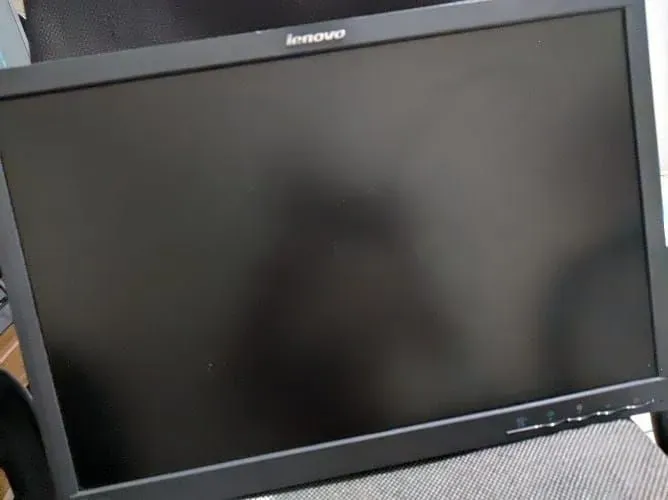 MONITOR LENOVO 22 POLEGADAS (DISPLAY PORT)