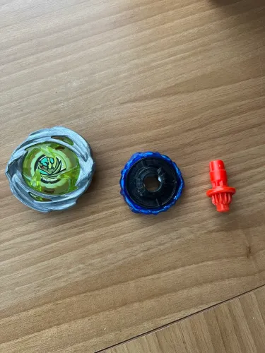 Beyblade x. Hover Wyvern 9-60 Kick. Combo competitivo pronto
