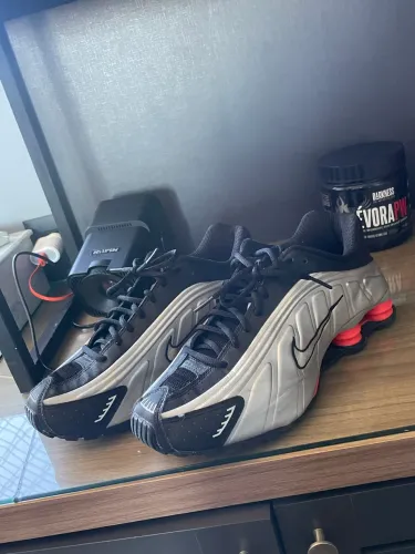 Nike Shox R4 (tam 41) pouco usado