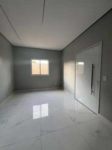 VENDE-SE EXCELENTE CASA NO CIDADE SATÉLITE | AMPLA, MODERNA E PRONTA PARA MORAR