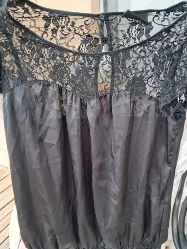 Blusa preta de seda 