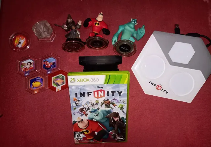 Disney Infinity Xbox 360 Completo + Portal + 3 Personagens + Power Discs