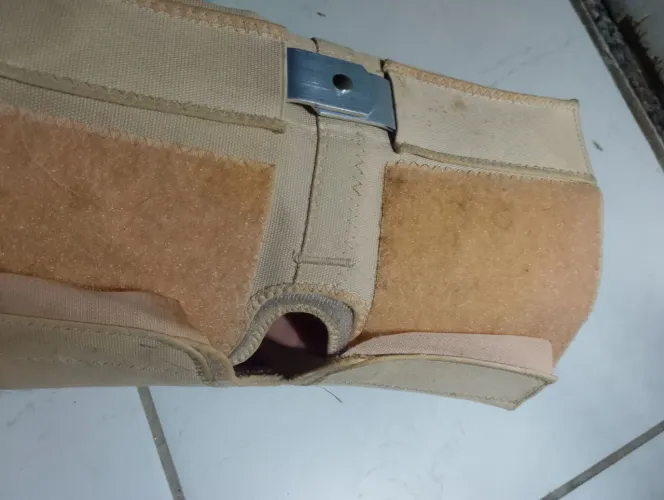 Joelheira articulada elastica