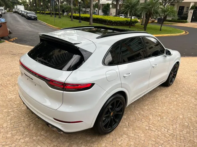 Porsche Cayenne Turbo 4.0 V8 550cv 2019