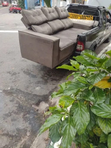 Vendo sofá em perfeito estado sou de Diadema dependendo do lugar entrega o cobre o frete