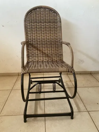 Cadeira de balanço em fibra