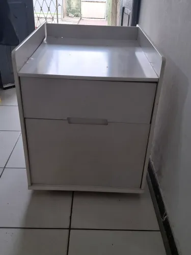 Móvel tipo cabeceira em bom estado no precinho