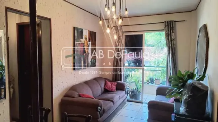 VENDE EM SULACAP - CONDOMÍNIO SULACAP GREEN - APARTAMENTO 02 Dormitórios, Sala com Varanda