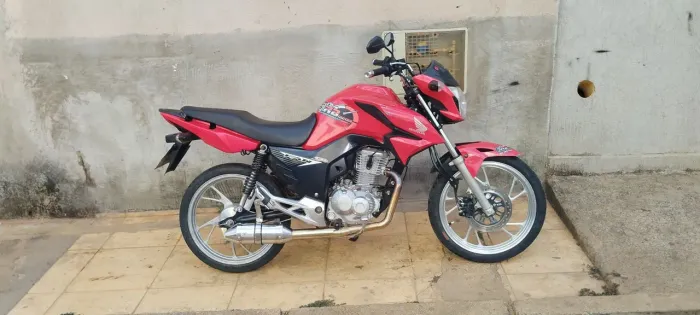 Cg fan 160 moto muito boa pro dia a dia!!! Não deve nada só pegar e transferir