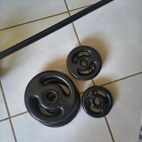 Barra com 16 kg em anilhas (kit pump)