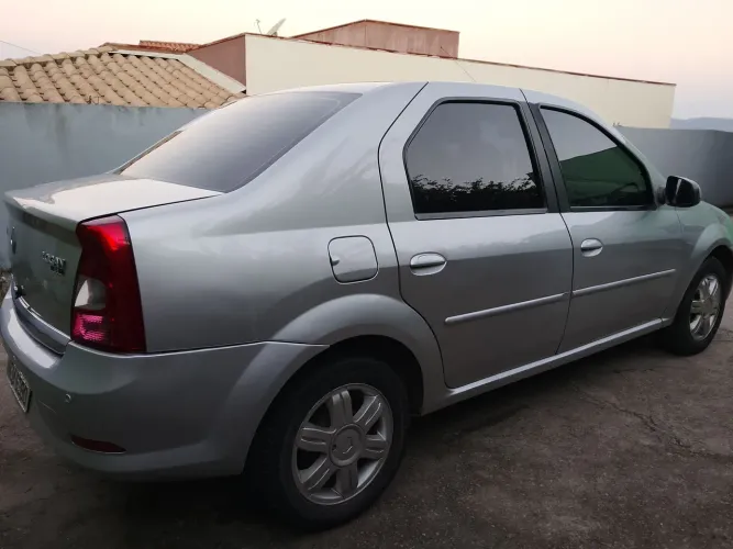 Renault Logan Expression Hi-flex 1.6 8V 4P 2011