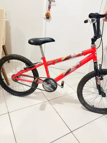 Bicicleta / Bike infantil Cross Aro 20 Hot Wheels.