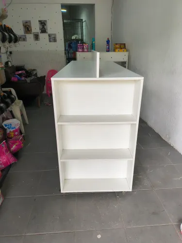 Vendo expositor com 0,95 de altura, 1,70 de comprimento e 0,60 de largura 