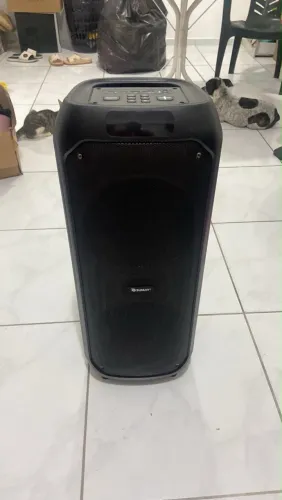 VENDE-SE CAIXA DE SOM SEMINOVA