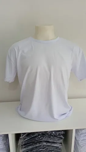 Camiseta de algodão branca e preta