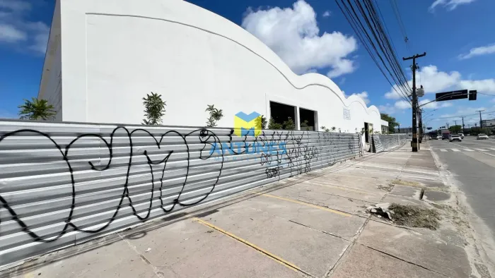 Alugue Galpão / Loja na Imbiribeira de 3.347m², com aproximadamente 80m de frente na Masca