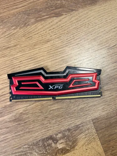 Memória Adata XPG Dazzle, LED Vermelho, 8GB, 2400MHz, DDR4, CL16 - AX4U2400W8G16-SRD
