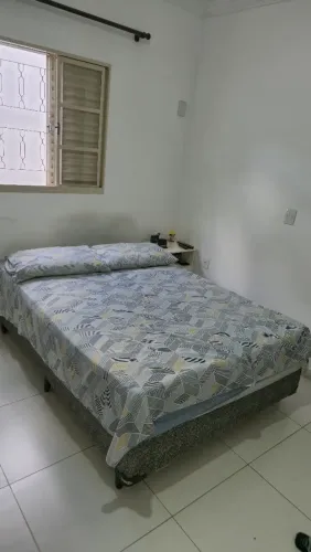 Vaga feminina para casa perto do campus UFU Umuarama